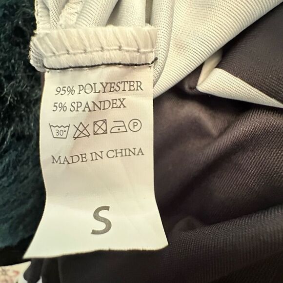 Soho Chic Geometric Sleeveless Keyhole Cutout One Piece Black White Jumpsuit Sma - Picture 7 of 7